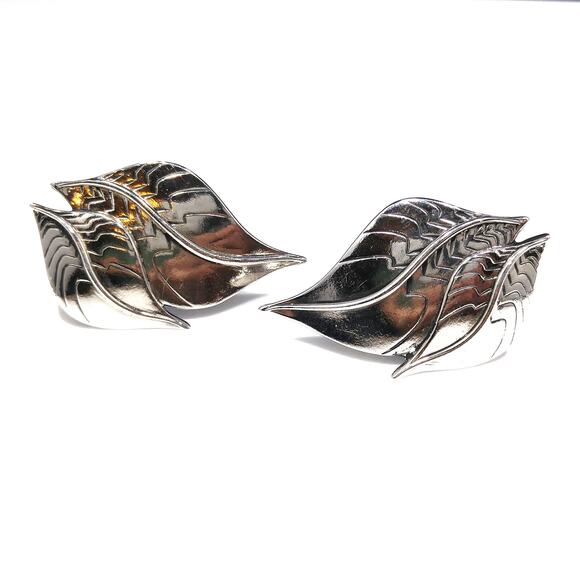 Laurel Burch Two Leaves Clip Earrings, Rhodium Plated, 1980s Vintage Jewelry - Picture 5 of 10
